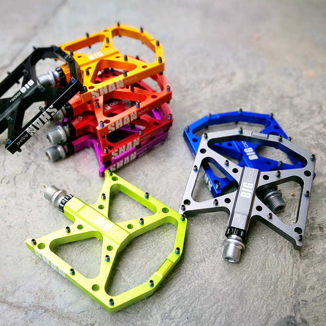 Big dog pedals mountain bike 3 - Mountain Biking With Dog ulasan dan harga
